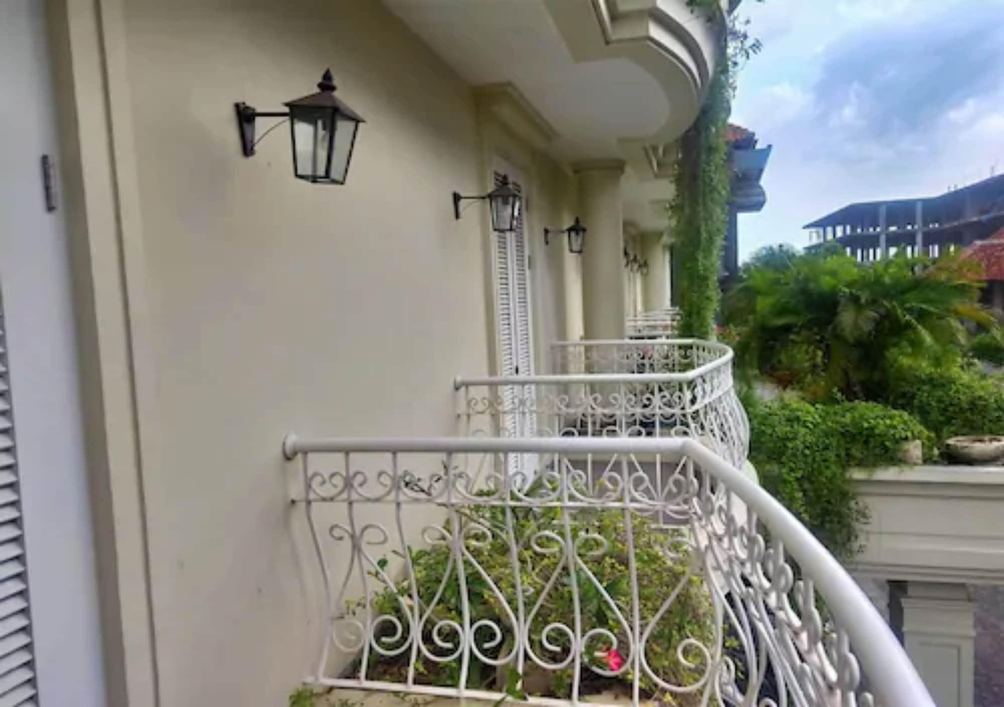 Amalfi Hotel Seminyak Exterior foto