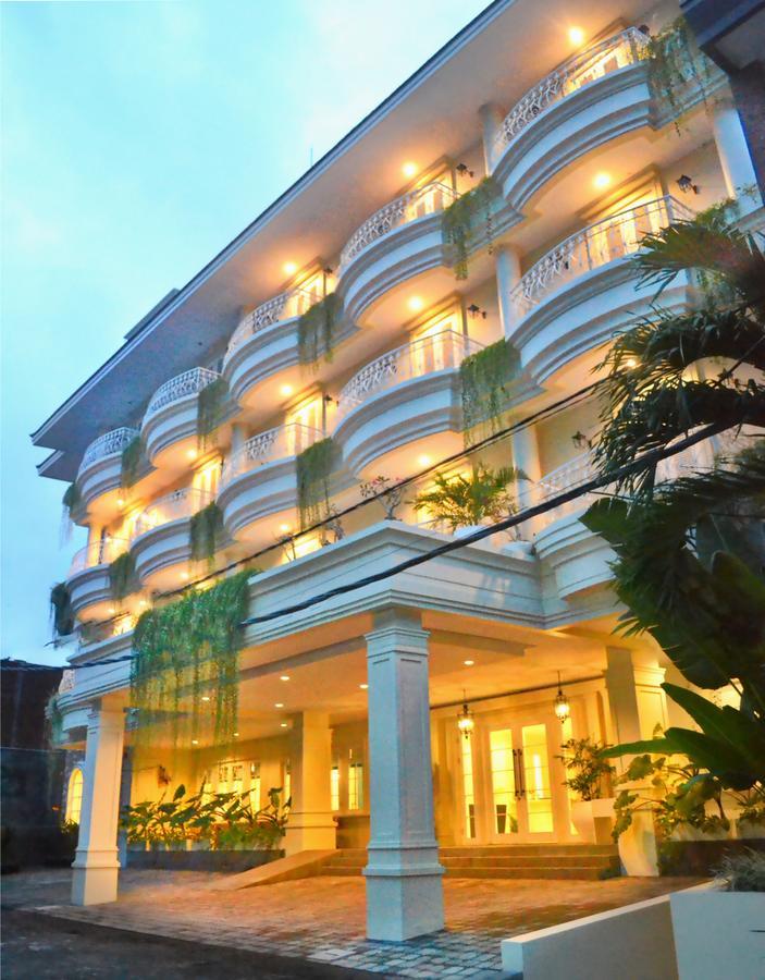 Amalfi Hotel Seminyak Exterior foto