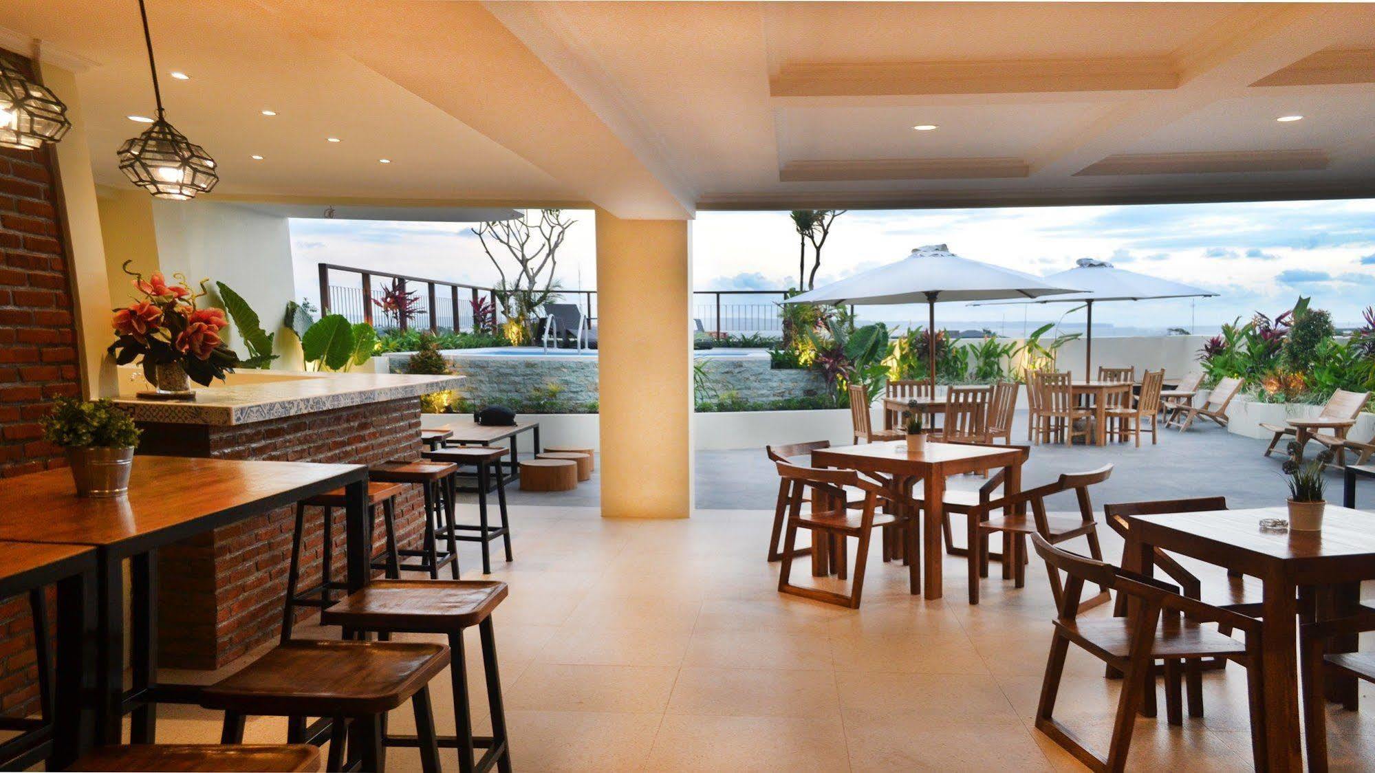 Amalfi Hotel Seminyak Exterior foto